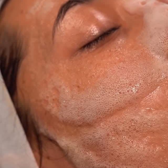 Sound up for a dose of Vitamin C 🫧🍊 How does this make you feel? Now imagine how your skin would feel.