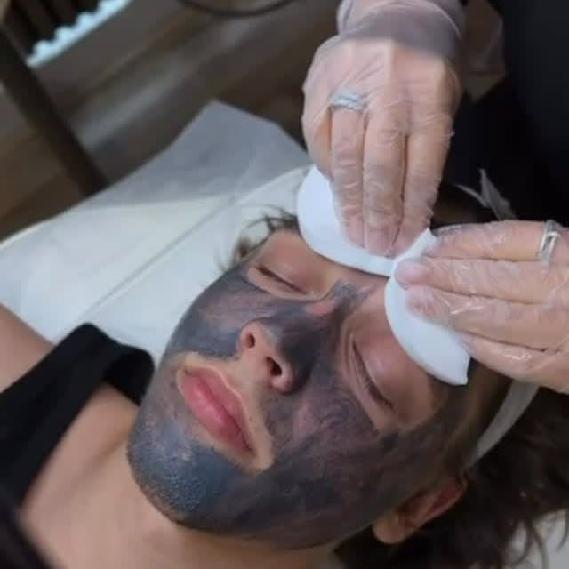 ✨ Healthy skin starts early. Teenage skin goes through many changes. Increased oil production, blackheads, congestion, and breakouts are ver