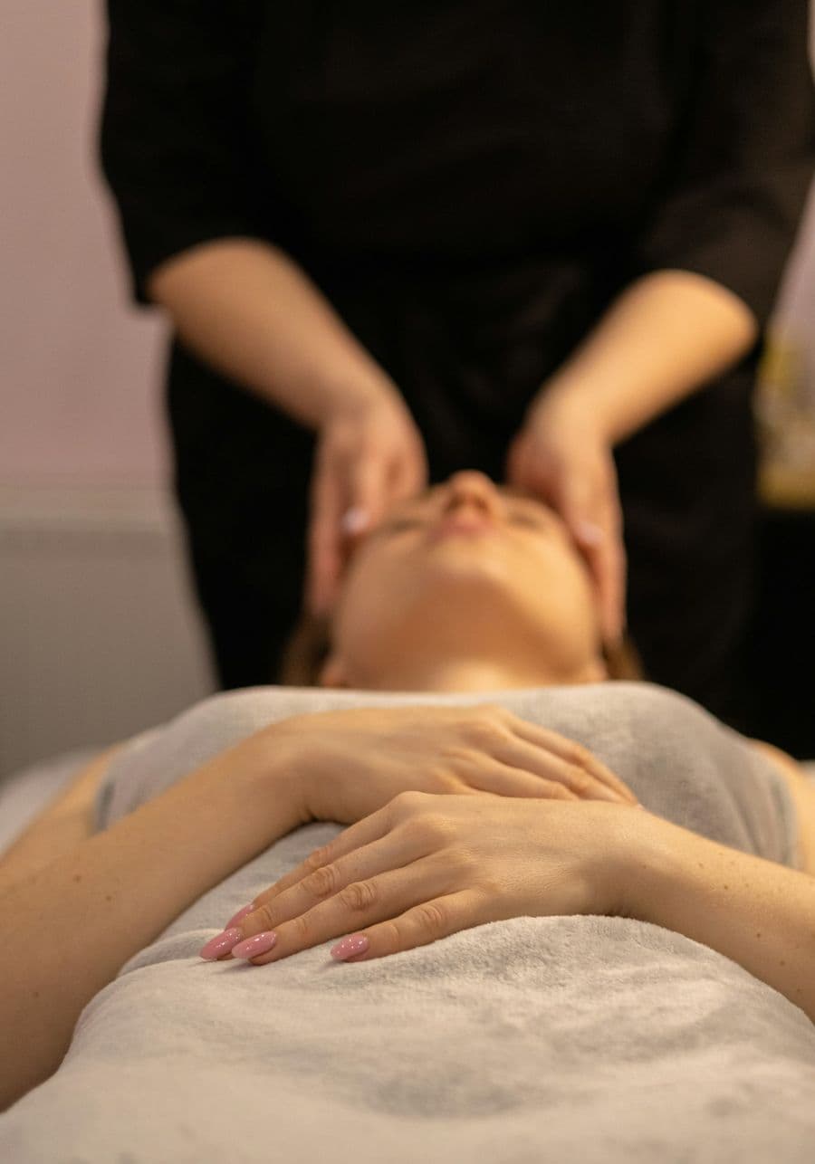 Relaxing facial massage session (photo: Anna Keibalo, Unsplash)